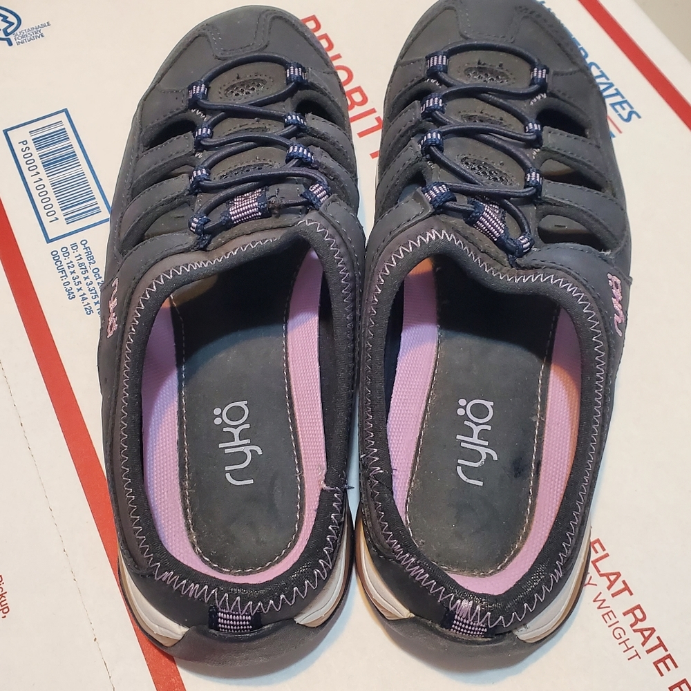Women's Ryka Leather Slides Slip On Size 5 Padded Non Marking Soles Bungee Top
